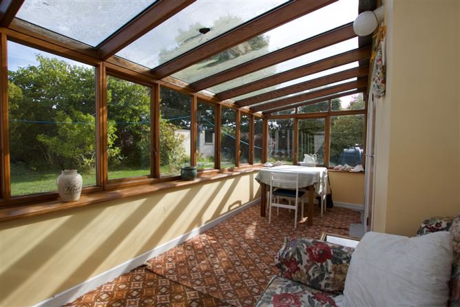 Villasaeta, Coosan Point Road, Athlone, Co. Westmeath