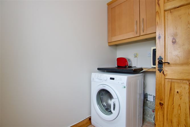 31 Barrys Ave, Tarmonbarry, Roscommon