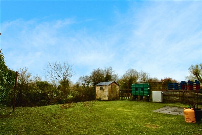 31 Barrys Ave, Tarmonbarry, Roscommon
