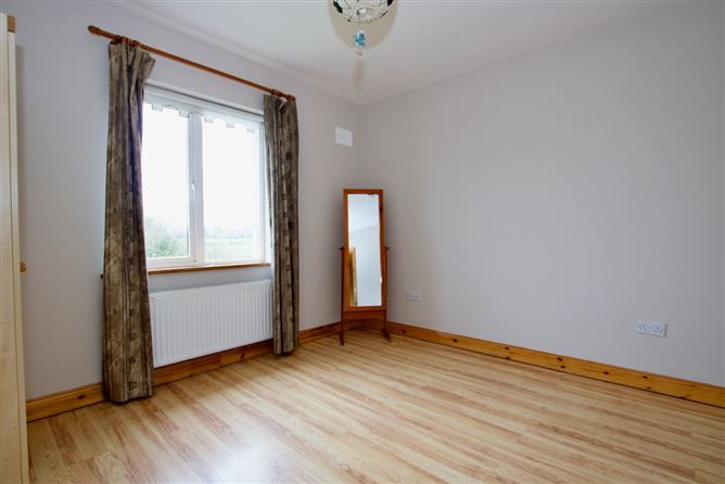 31 Barrys Ave, Tarmonbarry, Roscommon