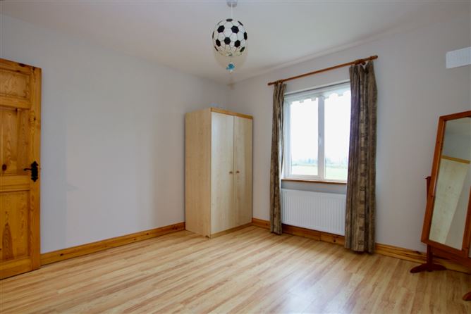 31 Barrys Ave, Tarmonbarry, Roscommon