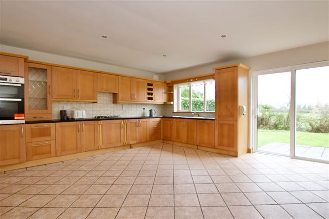 31 Barrys Ave, Tarmonbarry, Roscommon