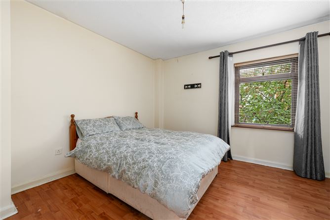 18 Lower Clanbrassil Street, Dublin 8