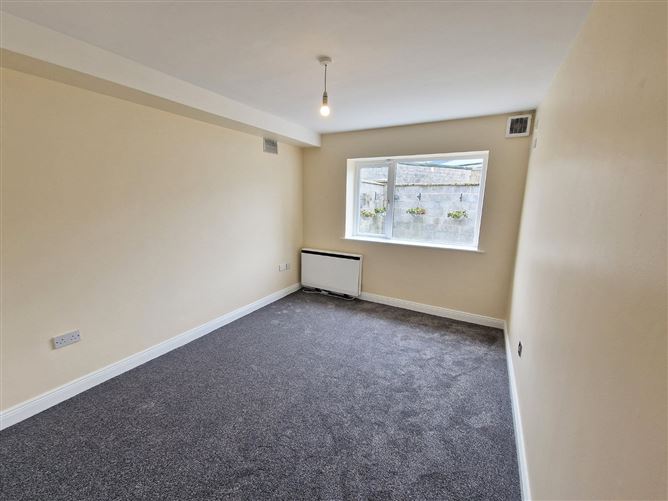 Photo 9 of 17 — 24 Cathedral Court, Ennis, Co. Clare