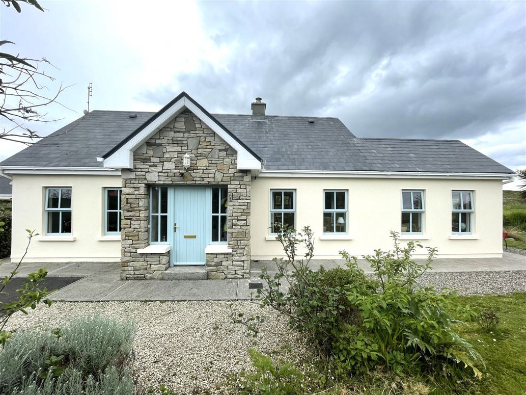8 Uisce Saol, Rosmoney, Westport, Co. Mayo