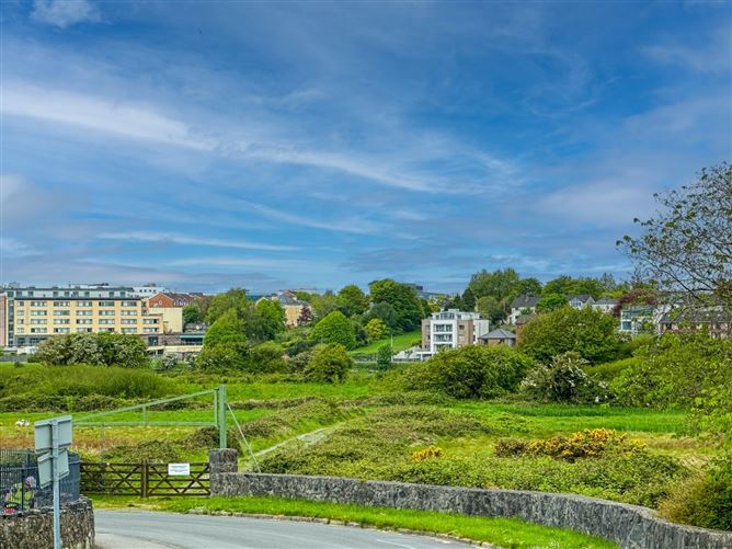 13 Lakeshore Drive, Renmore, Galway City