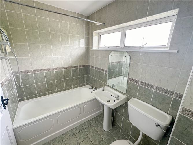 13 Lakeshore Drive, Renmore, Galway City