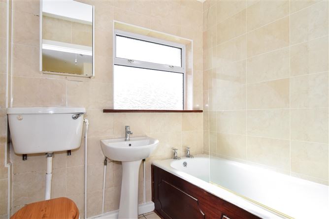 26 Glenard Crescent, Salthill, Galway