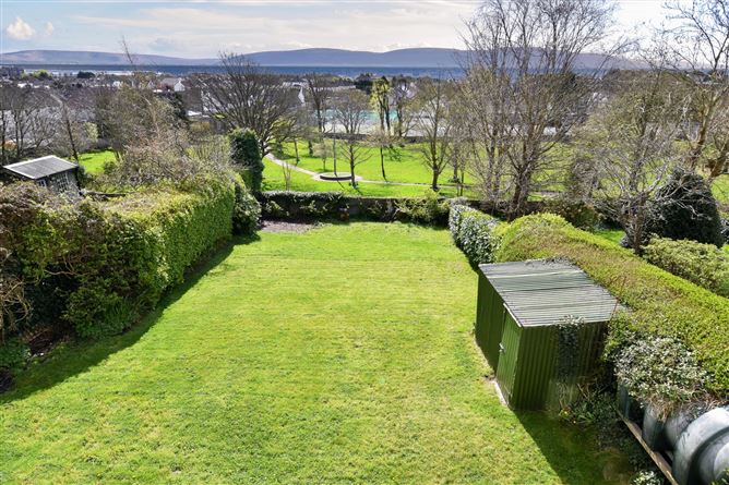 26 Glenard Crescent, Salthill, Galway