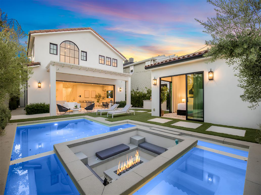 Into Beauty,Los Angeles,California,USA