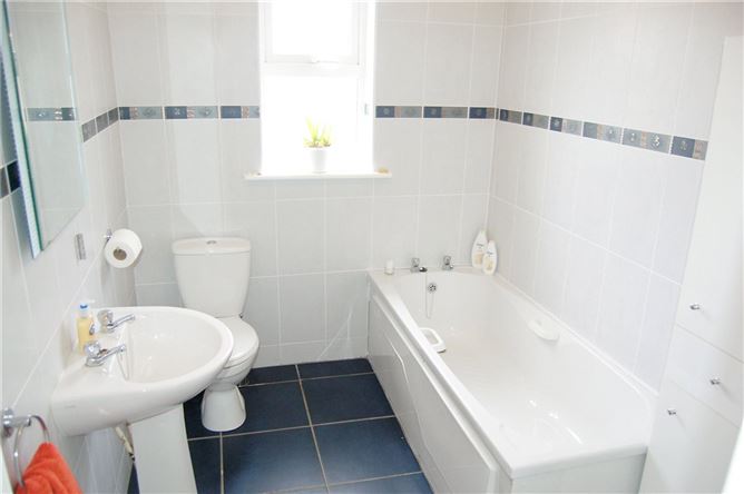 64 Inis Clair, Kildysart Road, Clarecastle, Ennis