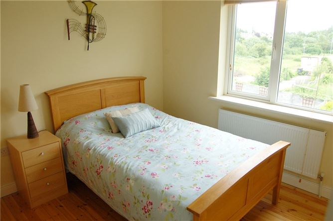 64 Inis Clair, Kildysart Road, Clarecastle, Ennis