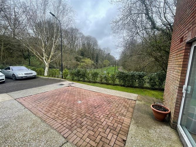 8 Cois Coillte, Carrigaline Road, Douglas, Cork