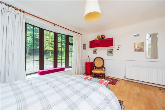 https://photos-a.propertyimages.ie/media/2/7/5/4946572/4d243a74-4c1c-4a00-aad5-a310de799b09_l.jpg