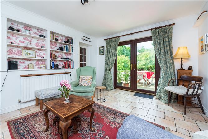 https://photos-a.propertyimages.ie/media/2/7/5/4946572/4d243a74-4c1c-4a00-aad5-a310de799b09_l.jpg