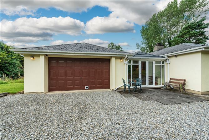 https://photos-a.propertyimages.ie/media/2/7/5/4946572/4d243a74-4c1c-4a00-aad5-a310de799b09_l.jpg