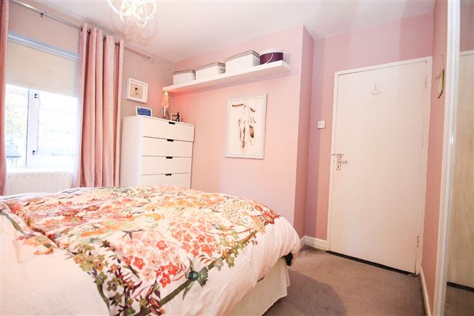 28 The Close, Kingswood Heights, Dublin 24