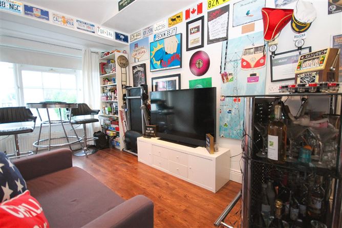 28 The Close, Kingswood Heights, Dublin 24