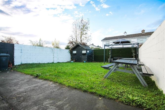 28 The Close, Kingswood Heights, Dublin 24