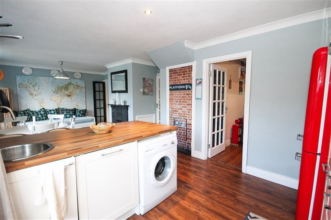 28 The Close, Kingswood Heights, Dublin 24