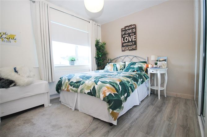 28 The Close, Kingswood Heights, Dublin 24