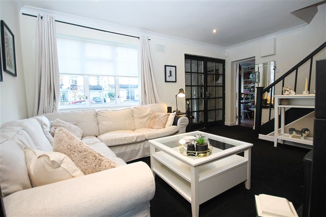 28 The Close, Kingswood Heights, Dublin 24