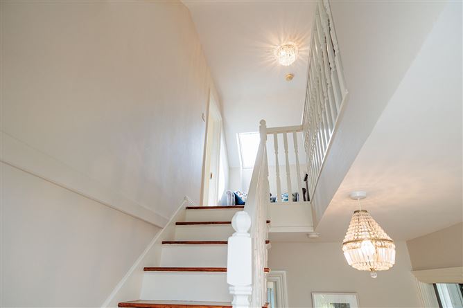 https://photos-a.propertyimages.ie/media/2/7/5/5018572/ce24dbef-ce46-4f72-b71e-deff2c337b0a_l.jpg