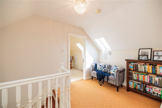 https://photos-a.propertyimages.ie/media/2/7/5/5018572/ce24dbef-ce46-4f72-b71e-deff2c337b0a_l.jpg