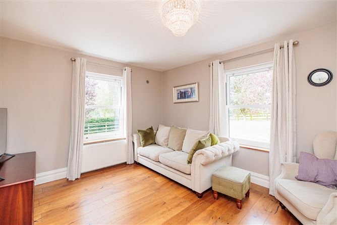 https://photos-a.propertyimages.ie/media/2/7/5/5018572/ce24dbef-ce46-4f72-b71e-deff2c337b0a_l.jpg