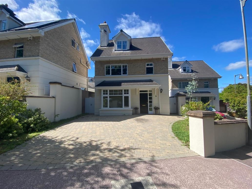 25 Clarkes Wood, Mount Oval Village, Rochestown, Cork