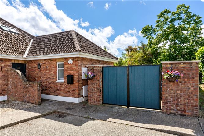 11 Dundrum Wood, Dundrum, Dublin 16