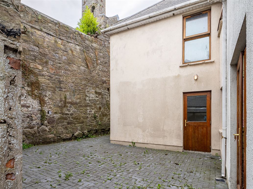 ABBEY HILL, CARRICK-BEG