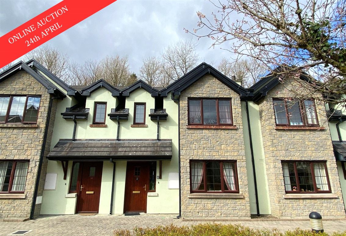 17 Mac Raghnaill Court Lough Rynn, Mohill, Leitrim