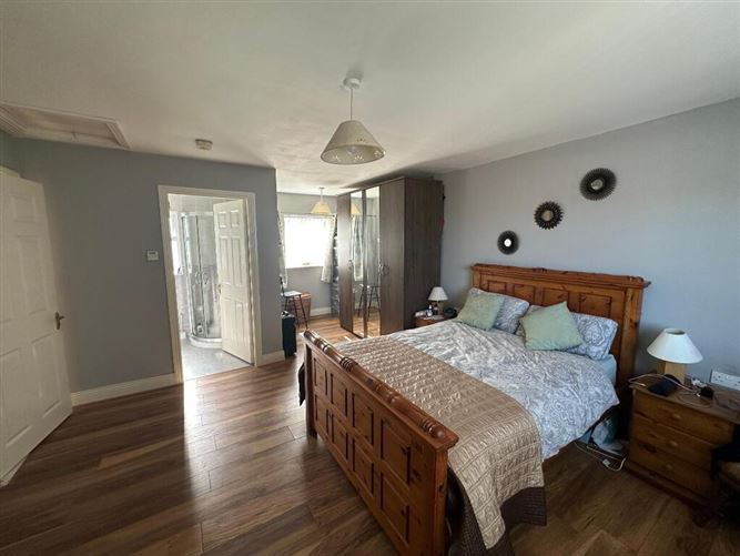 14 Pearse Park, Clonmel, Tipperary