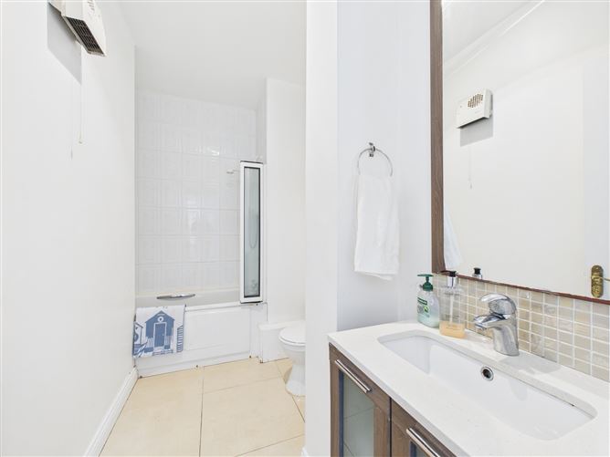 15 The Dell, Lahinch, Clare