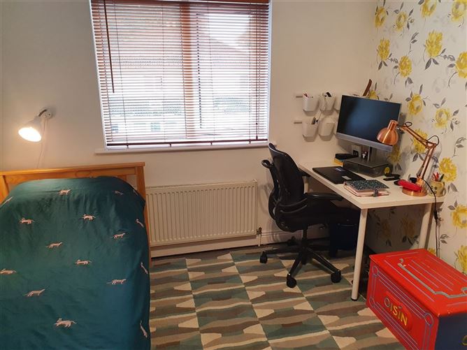 https://photos-a.propertyimages.ie/media/2/7/6/5004672/47cd9a5d-eb05-4894-9122-f2f155000f64_l.jpg