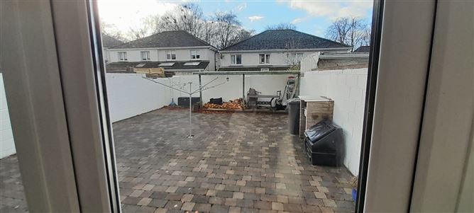 https://photos-a.propertyimages.ie/media/2/7/6/5004672/47cd9a5d-eb05-4894-9122-f2f155000f64_l.jpg
