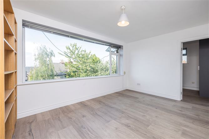 https://photos-a.propertyimages.ie/media/2/7/6/5005672/f1840534-236a-4e77-a1f4-90fe35d6fc35_l.jpg