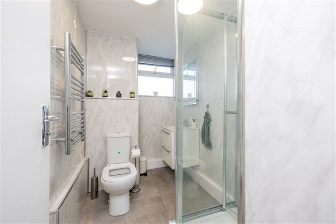 https://photos-a.propertyimages.ie/media/2/7/6/5005672/f1840534-236a-4e77-a1f4-90fe35d6fc35_l.jpg