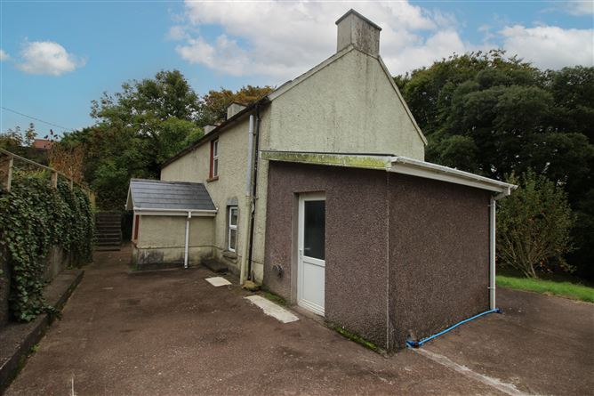 The Farmhouse, Sleaveen East , Macroom, Cork