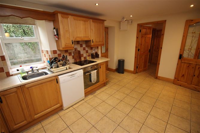 The Farmhouse, Sleaveen East , Macroom, Cork