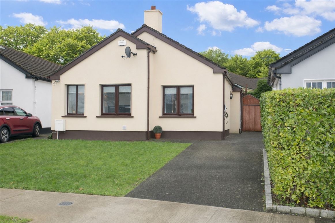 8 Prospect Lawn, The Park, Cabinteely, Dublin 18