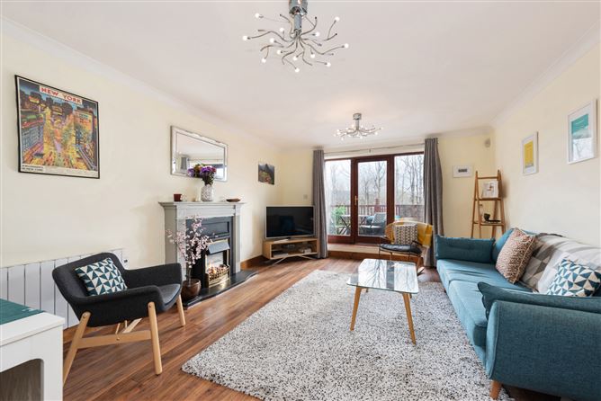 12 Castle Court, Main Street, Rathfarnham, Dublin 14