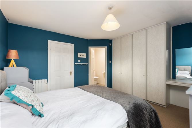 12 Castle Court, Main Street, Rathfarnham, Dublin 14
