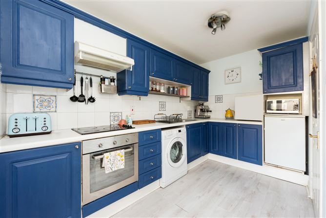 12 Castle Court, Main Street, Rathfarnham, Dublin 14