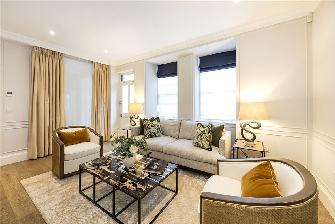 The Silver Pearl,London,Greater London,United Kingdom