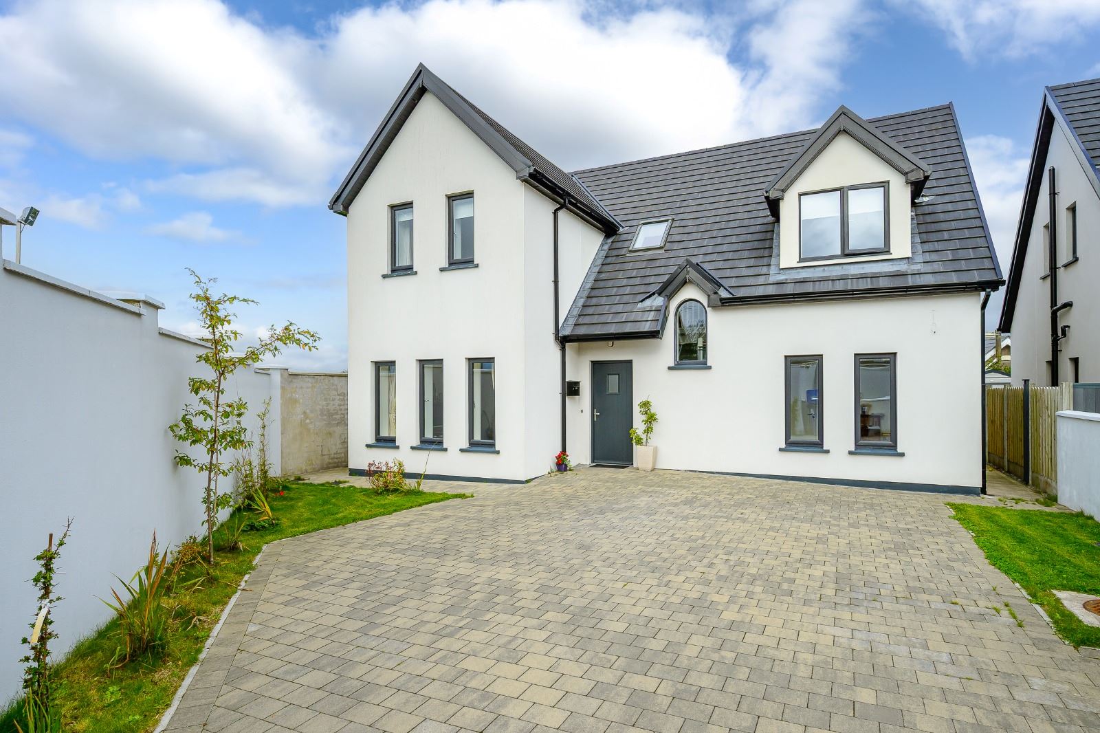 Photo 1 of 32 — 4 Willsford, Donnybrook, Douglas, Cork