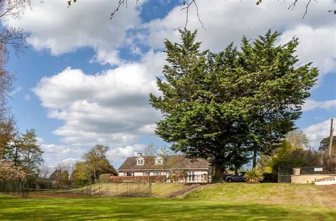 Main image for 'Highlands' Detached Residence On C. 5 Acres / 2.02 Ha., Tinnycross, Ballymore Eustace, Naas, Kildare