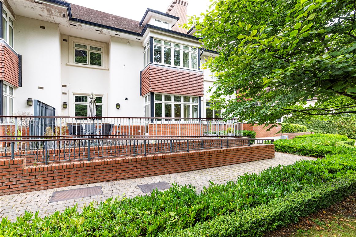 Apt 3 Grove House, Hainault Road, Foxrock, Dublin 18