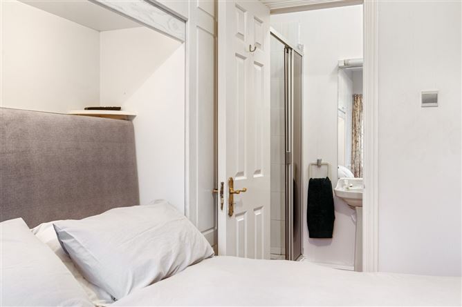 4 Devon Close, Kill O' The Grange, Blackrock, Co. Dublin